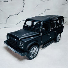 Classic Land Rover Defender 110 1:24 diecast scale model car collectible