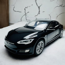 Tesla Model S 1:24  diecast scale model car collectible