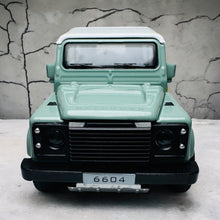 Classic Land Rover Defender 110 1:24 diecast scale model car collectible